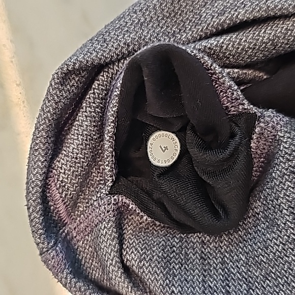 Excellent condition lululemon Align High-Rise Pant 25", heathered grey, size 4 - Picture 5 of 5